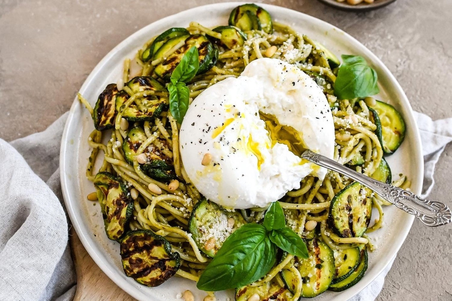 BURRATA / PESTO : Crème fraîche / boursin / burrata