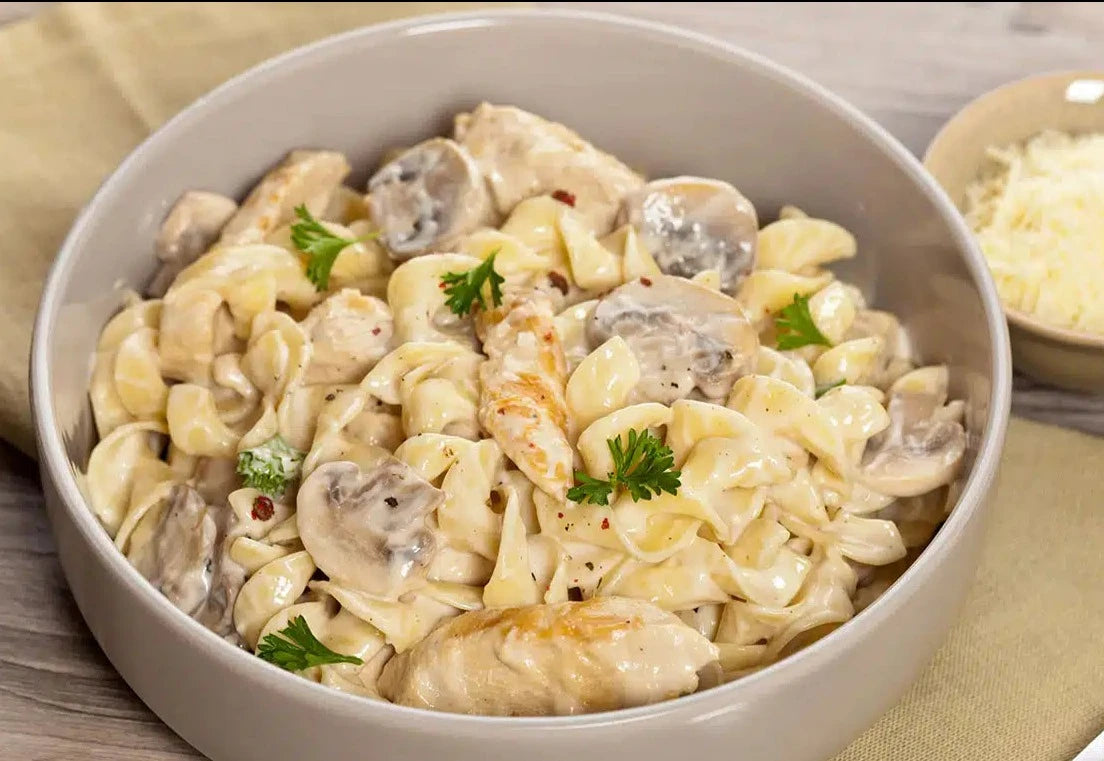 FORESTIERE : Poulet / sauce champignon / pâtes pennes